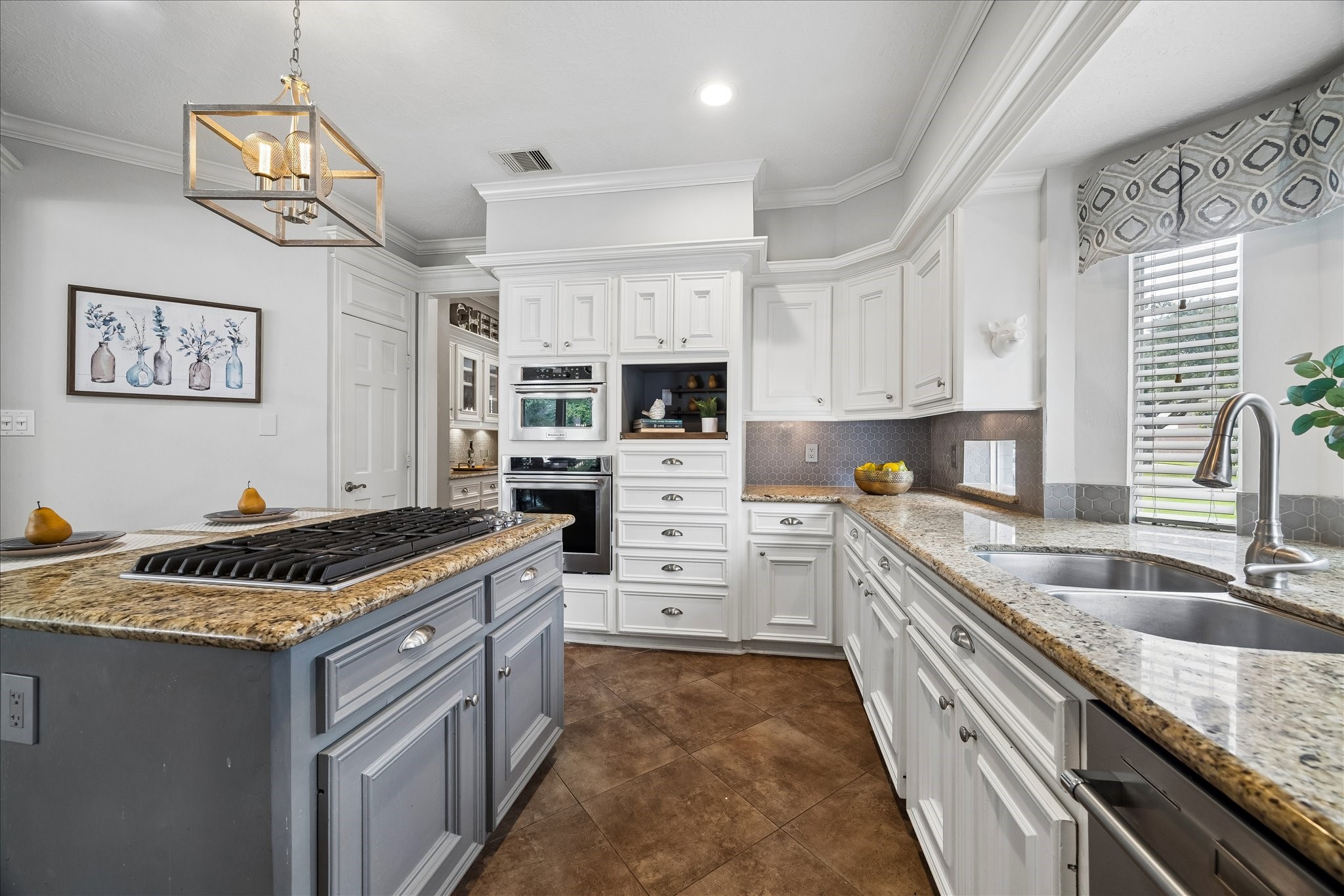 5911 Garden Hollow Court Property Photo 3