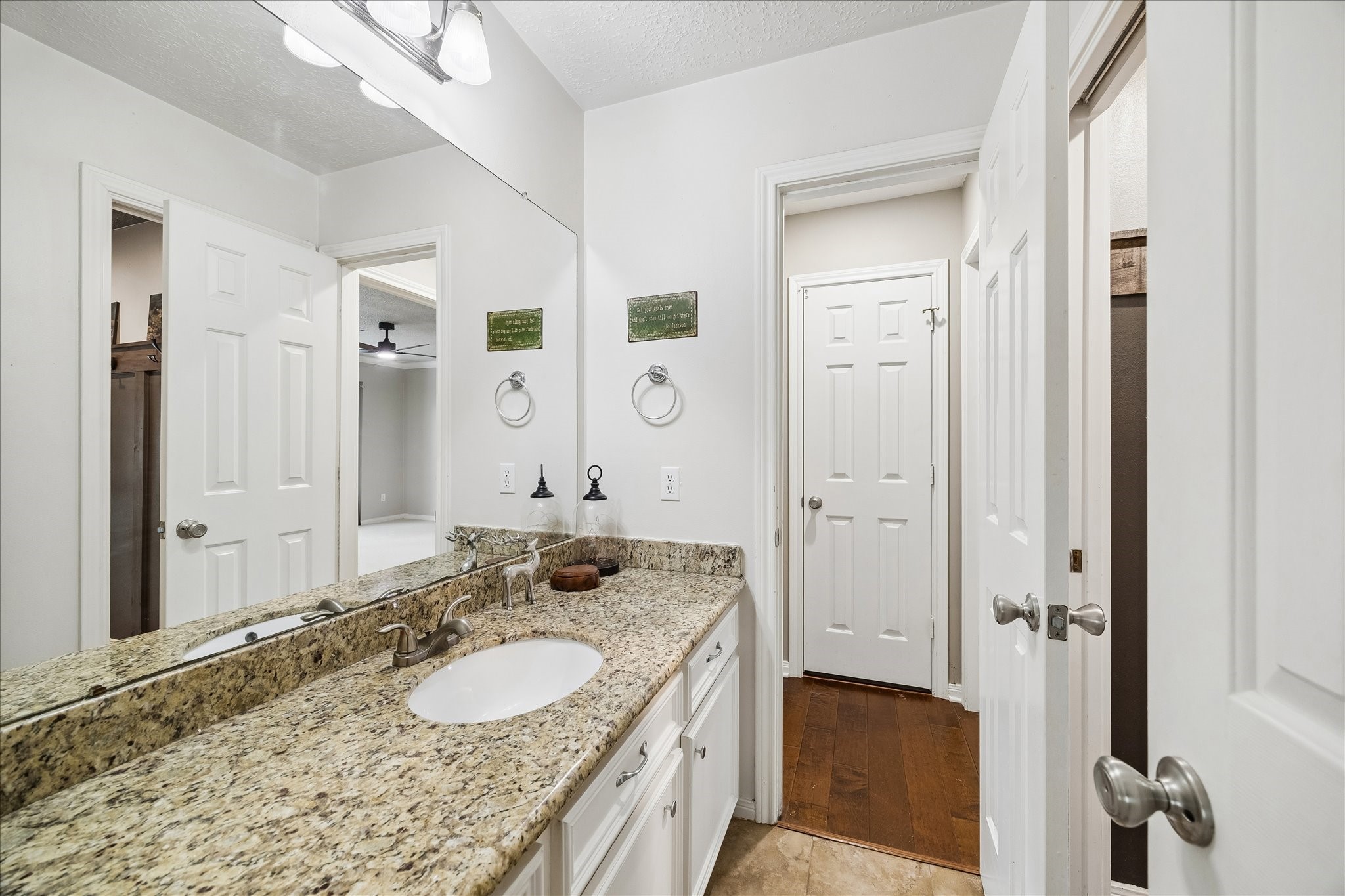 5911 Garden Hollow Court Property Photo 27