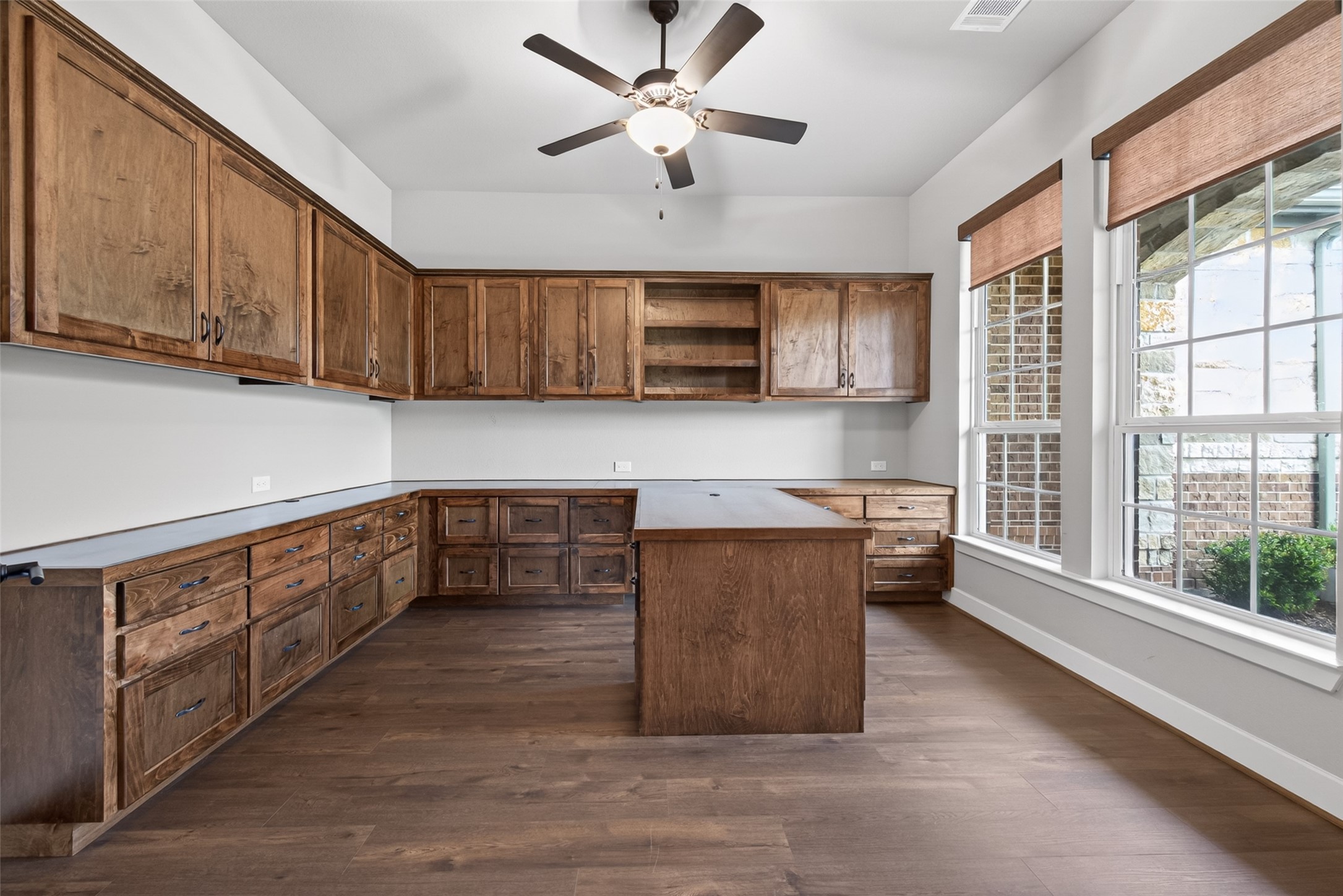 28929 Autumn Shore Drive Property Photo 6