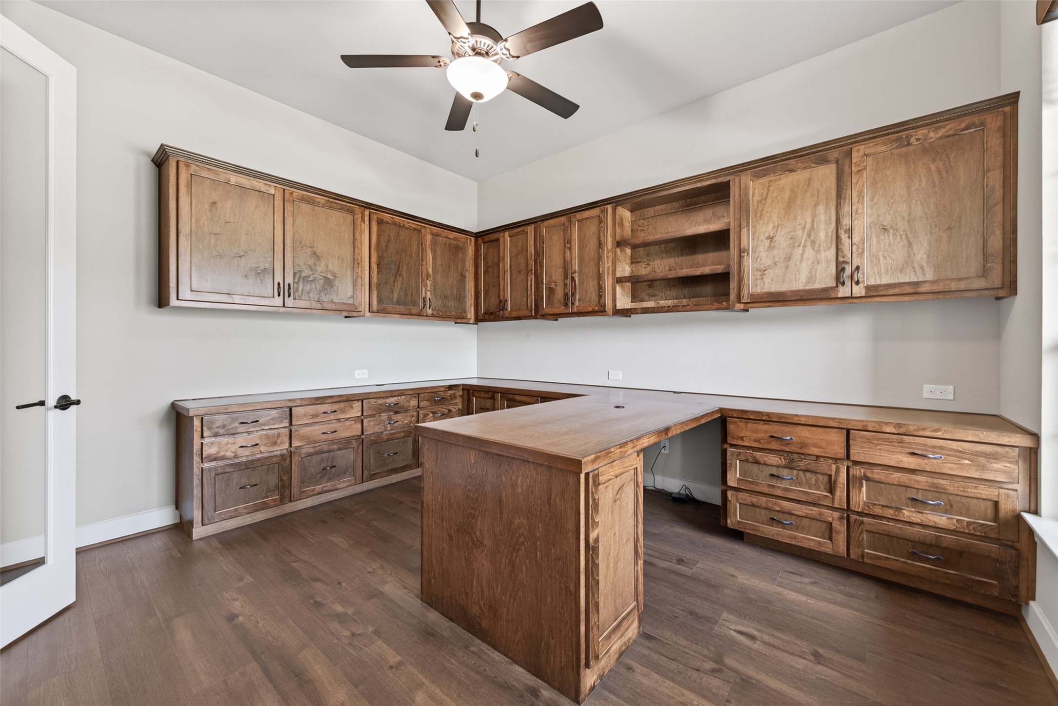 28929 Autumn Shore Drive Property Photo 7