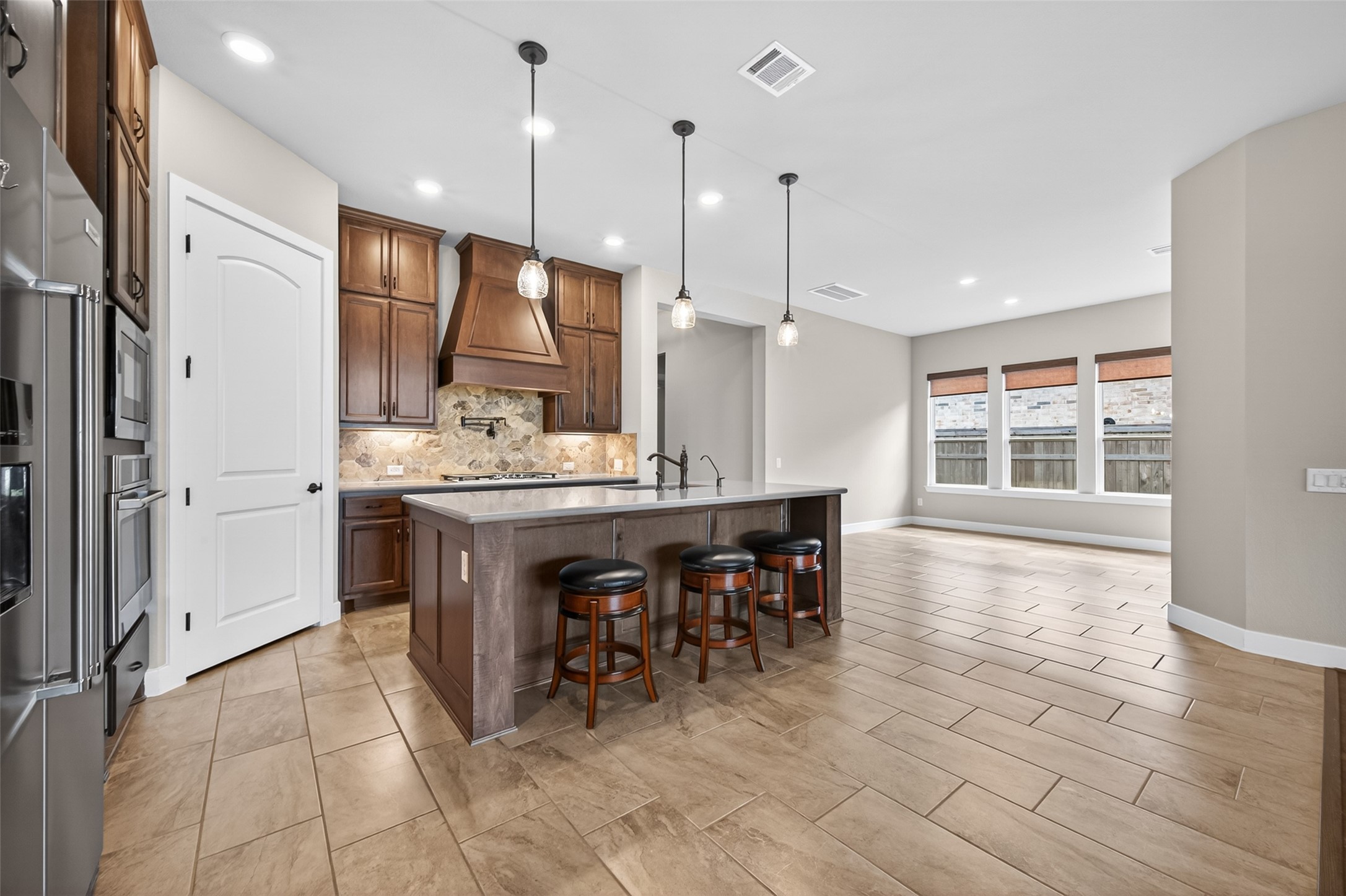 28929 Autumn Shore Drive Property Photo 10