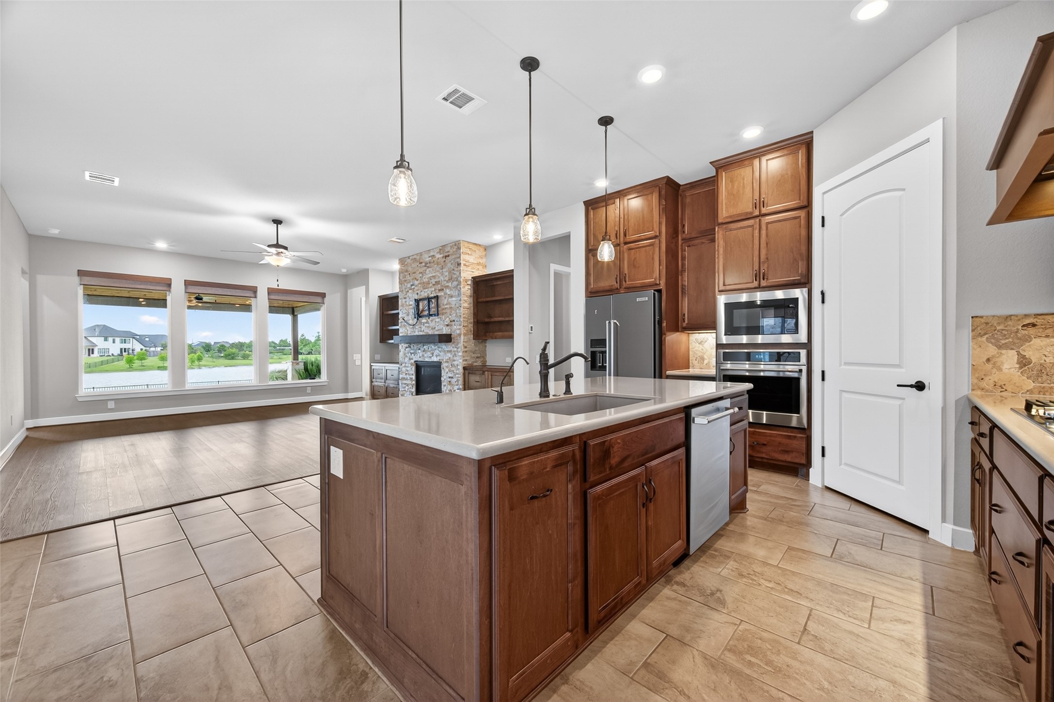 28929 Autumn Shore Drive Property Photo 11