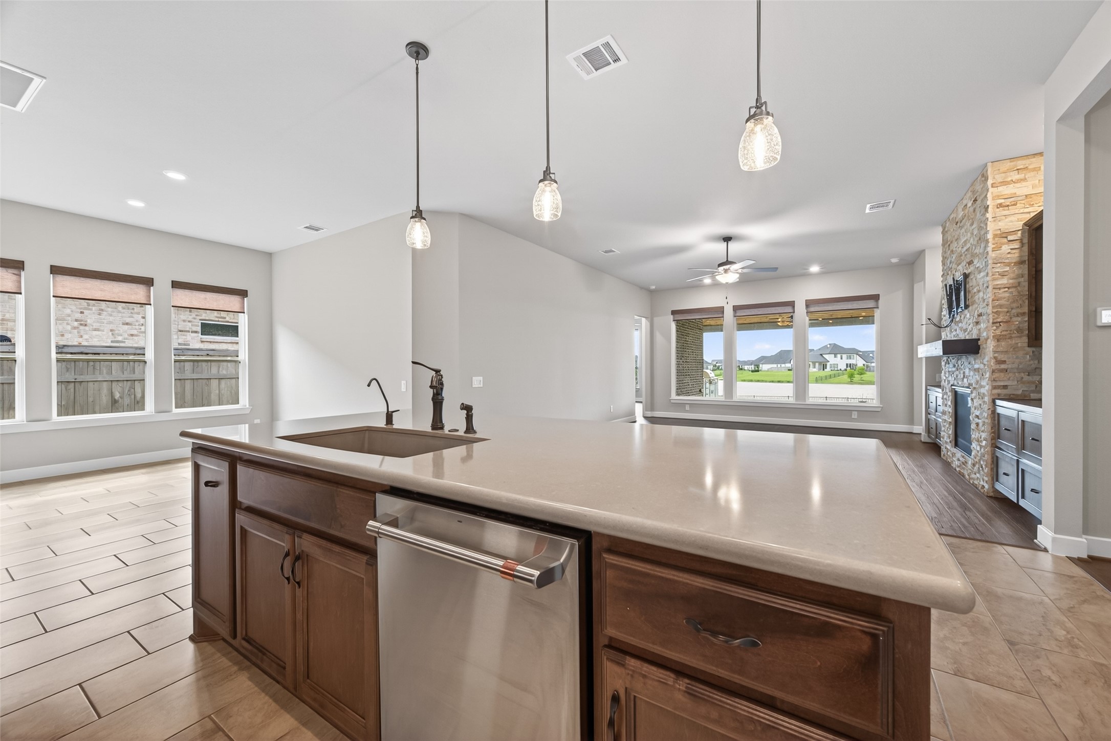28929 Autumn Shore Drive Property Photo 12