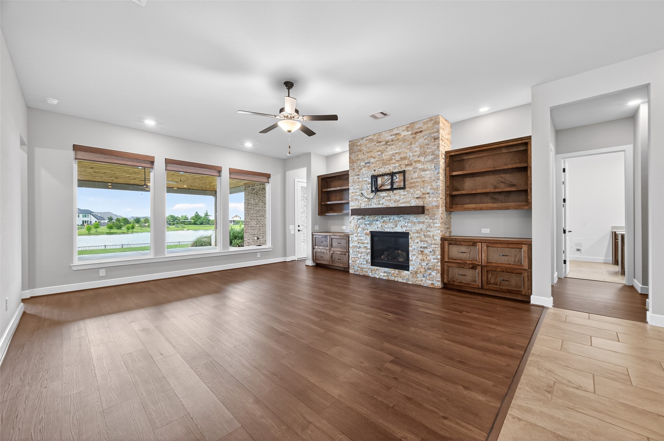 28929 Autumn Shore Drive Property Photo 13