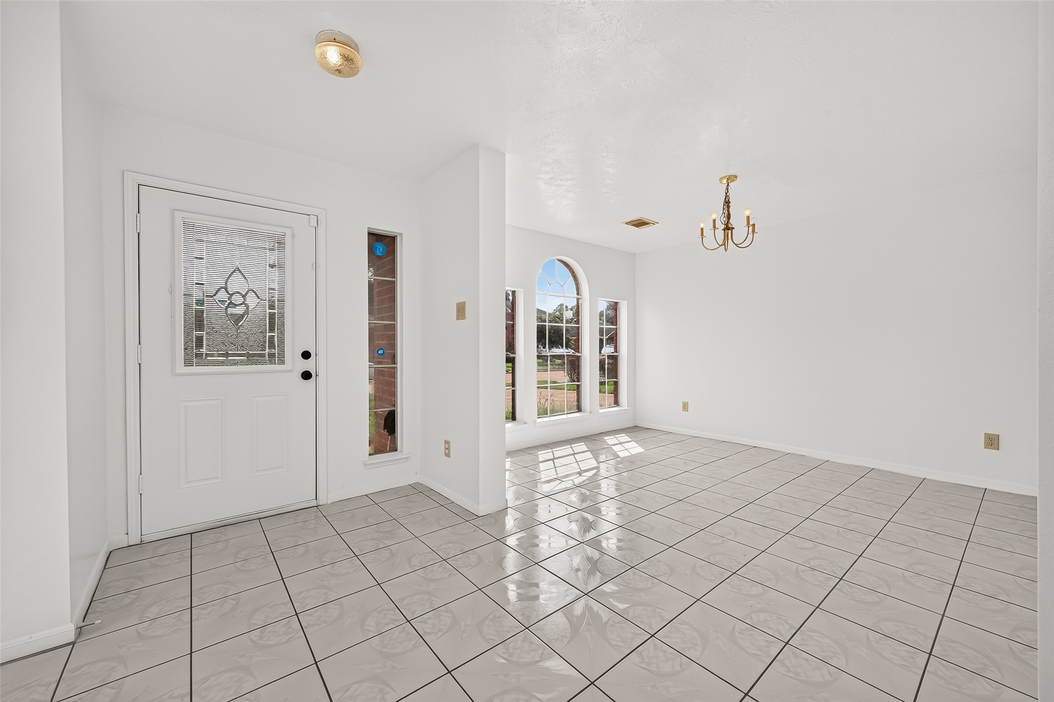 8202 Worthington Dr Property Photo 4