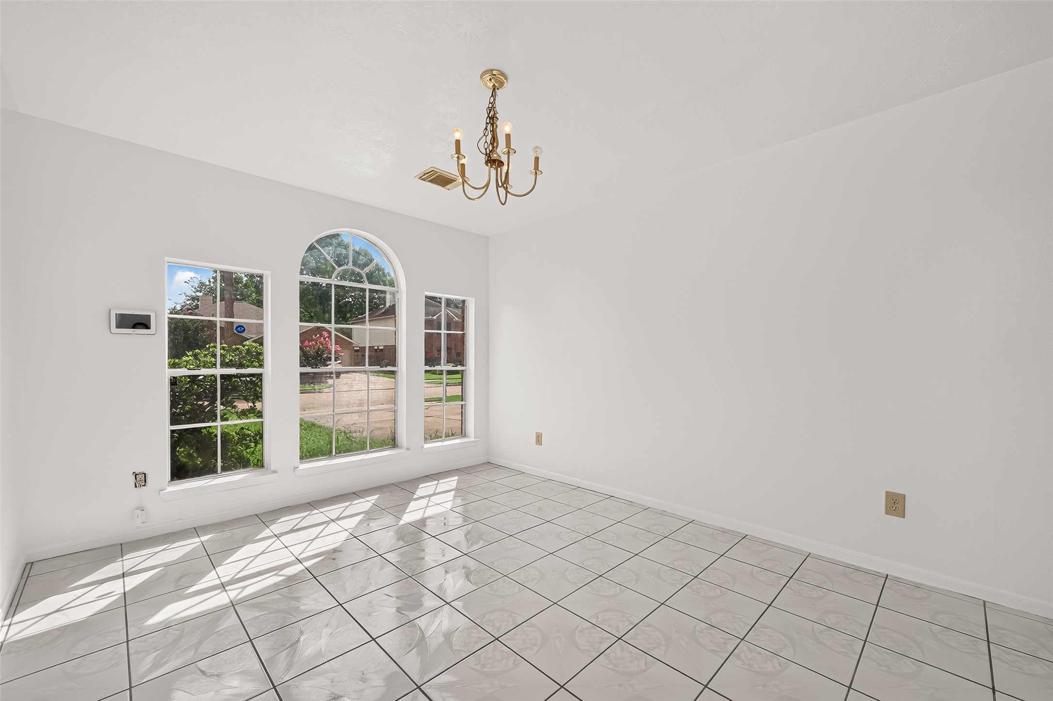 8202 Worthington Dr Property Photo 5