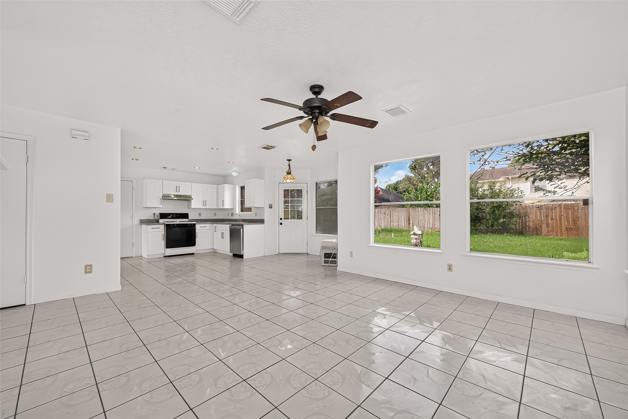 8202 Worthington Dr Property Photo 11