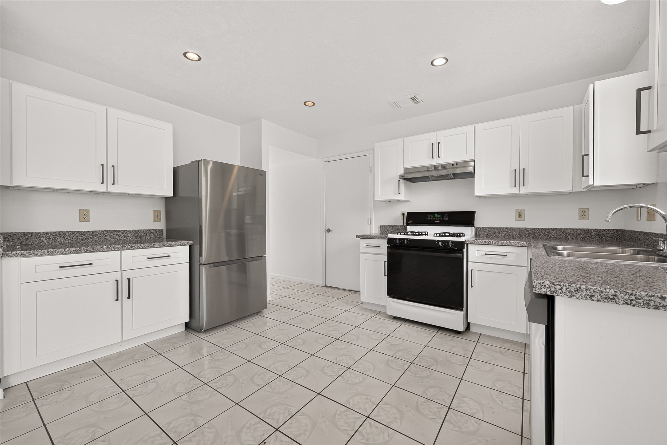 8202 Worthington Dr Property Photo 16