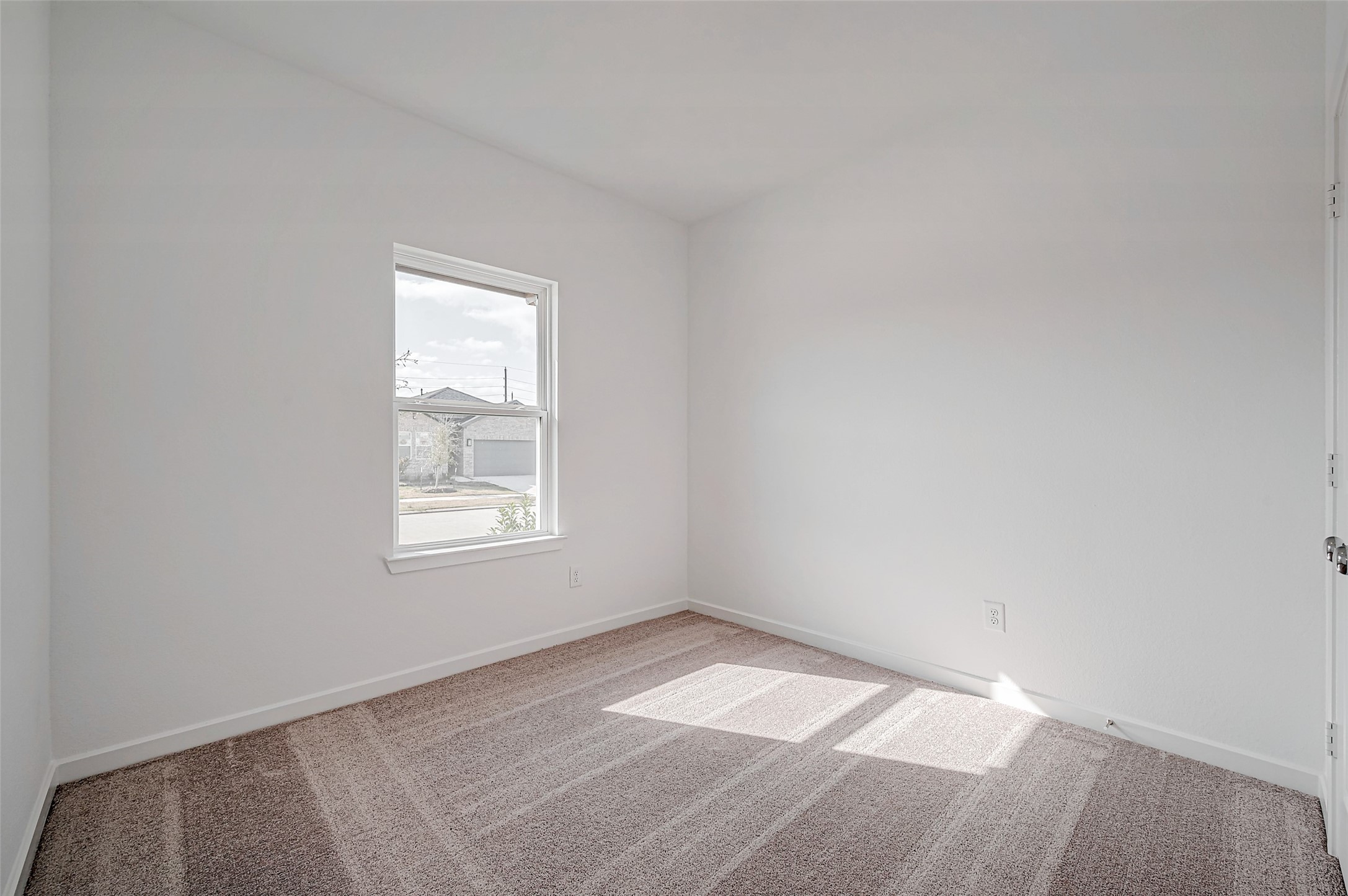 1127 Sugar Drive Property Photo 5