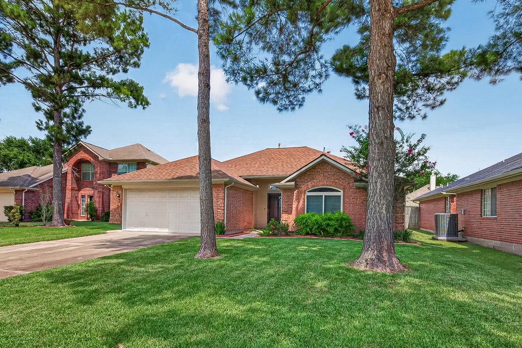 11814 Copperas Creek Drive Property Photo 2