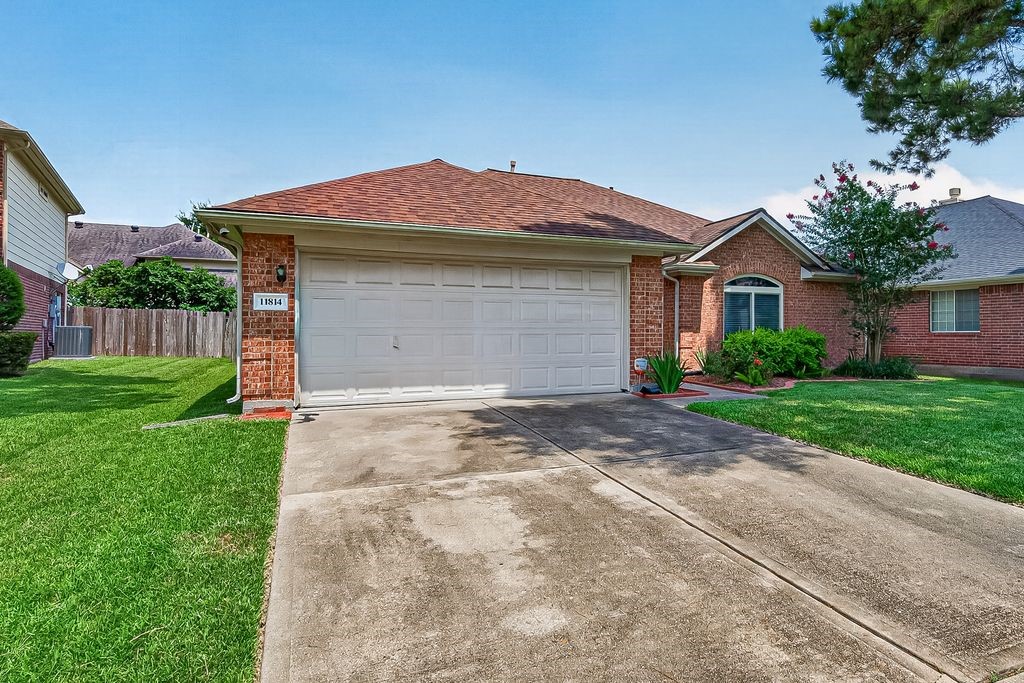 11814 Copperas Creek Drive Property Photo 4