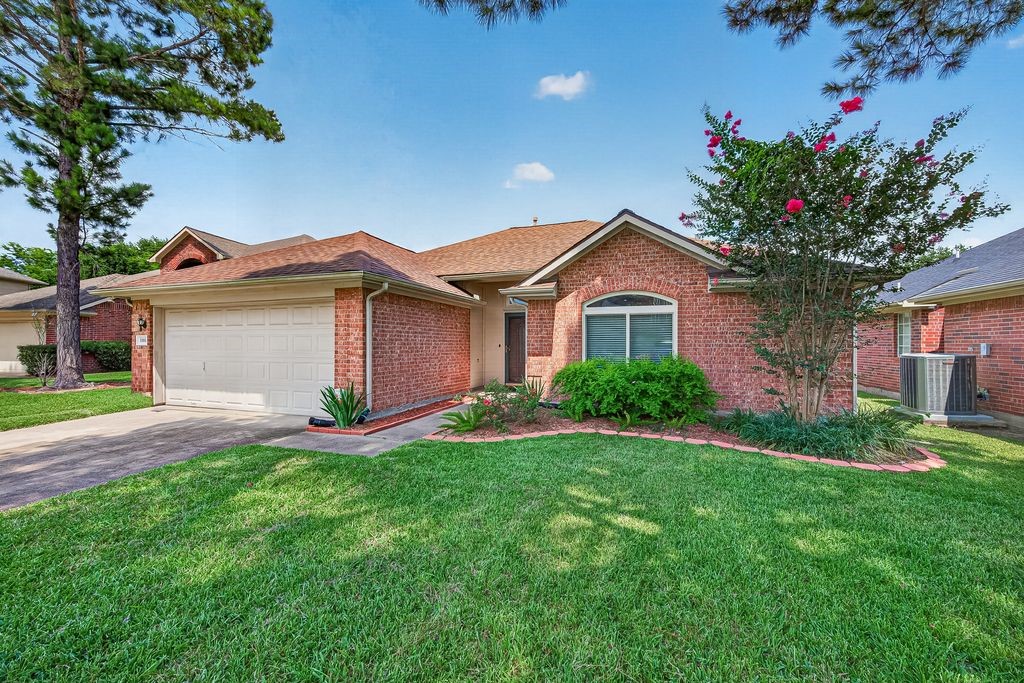 11814 Copperas Creek Drive Property Photo 5