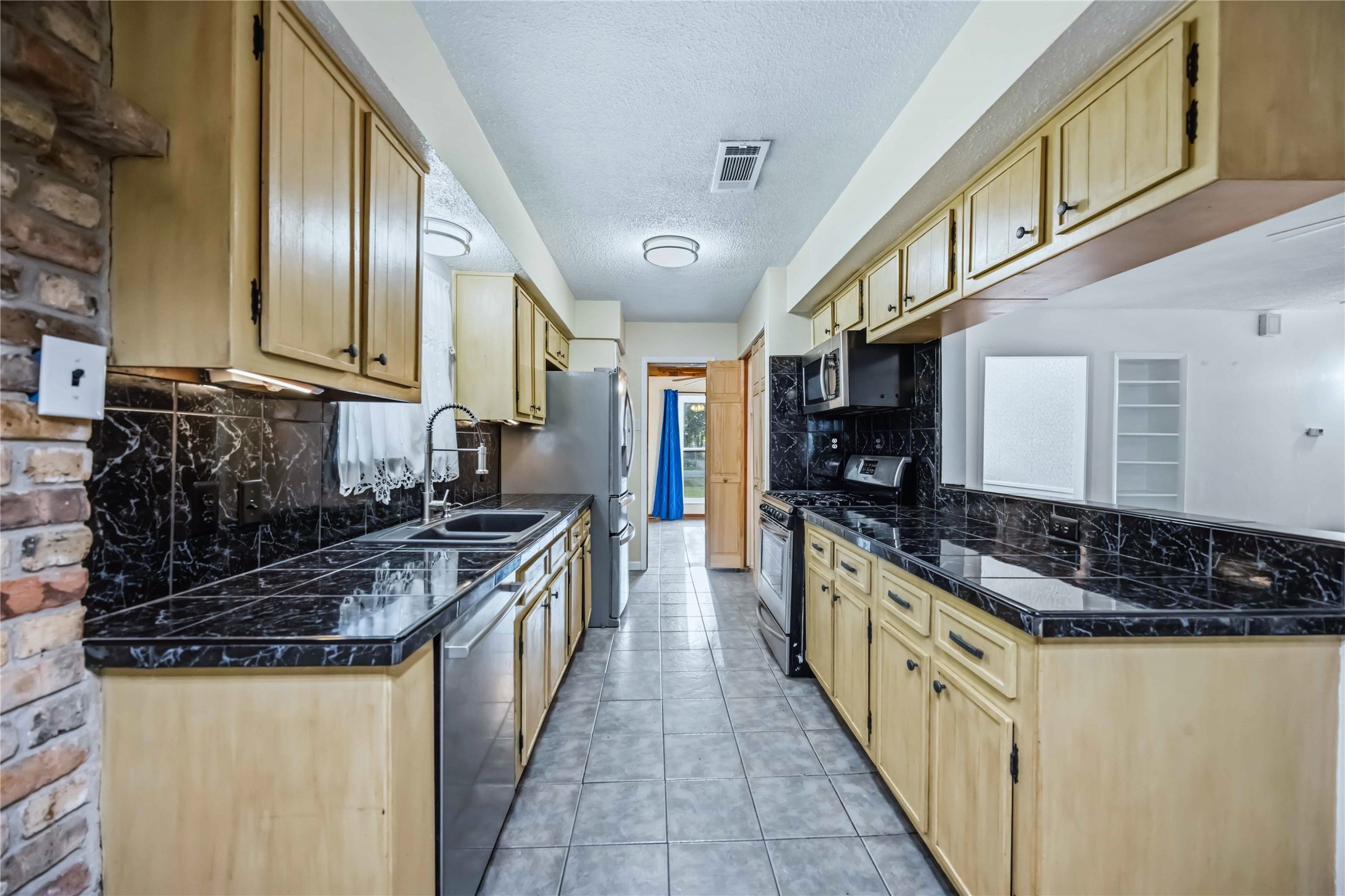 2506 Halbert Drive Property Photo 10
