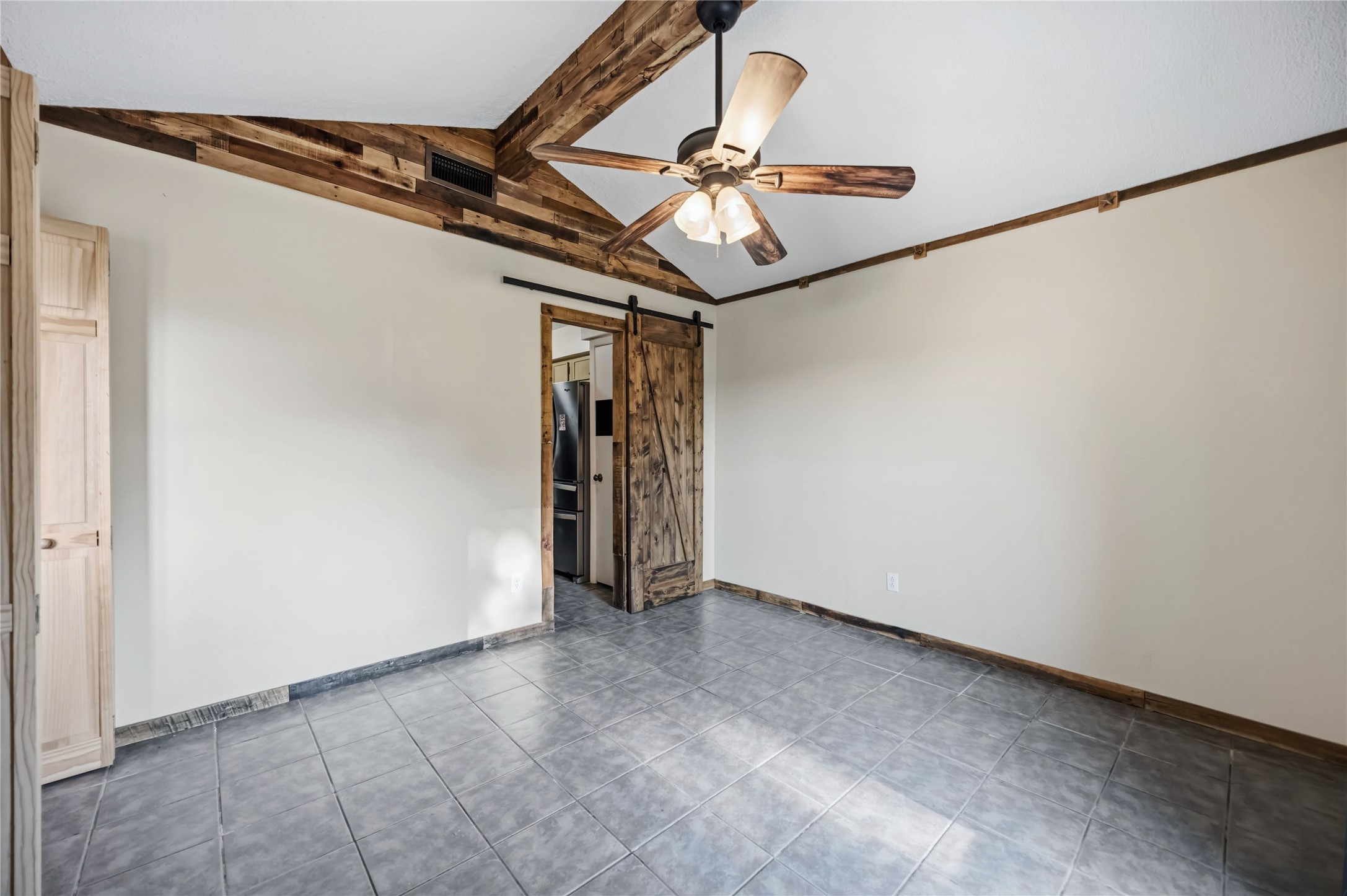 2506 Halbert Drive Property Photo 13