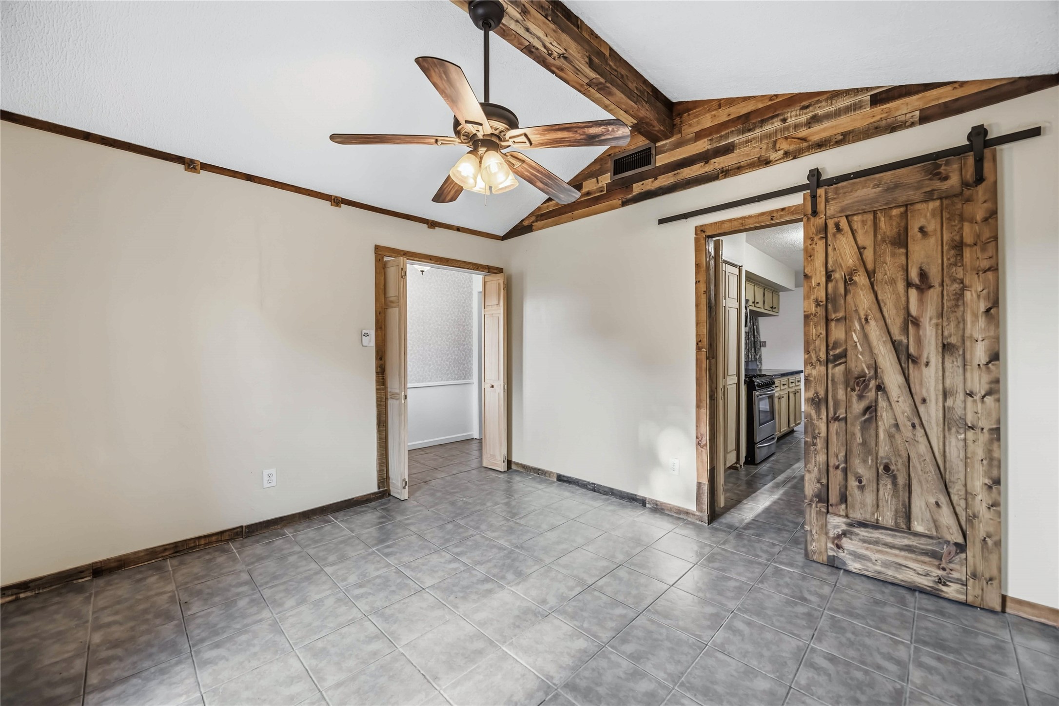 2506 Halbert Drive Property Photo 14
