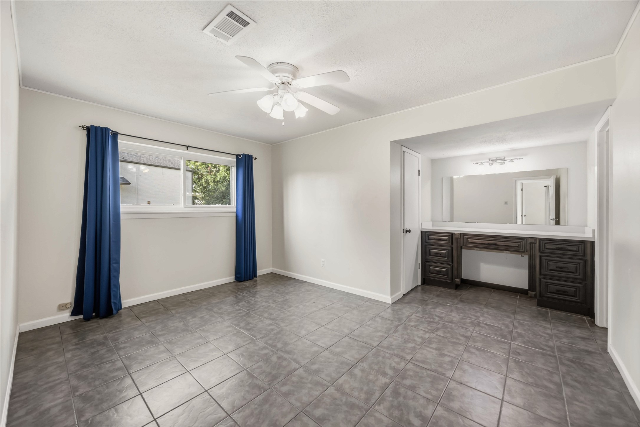 2506 Halbert Drive Property Photo 19
