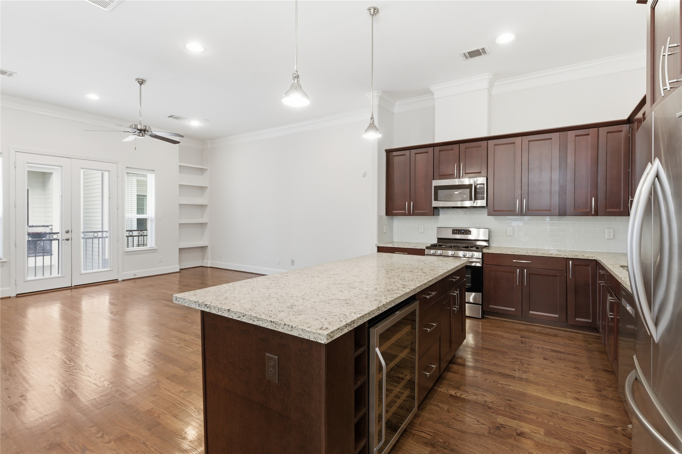 960 W 24th Street Property Photo 18
