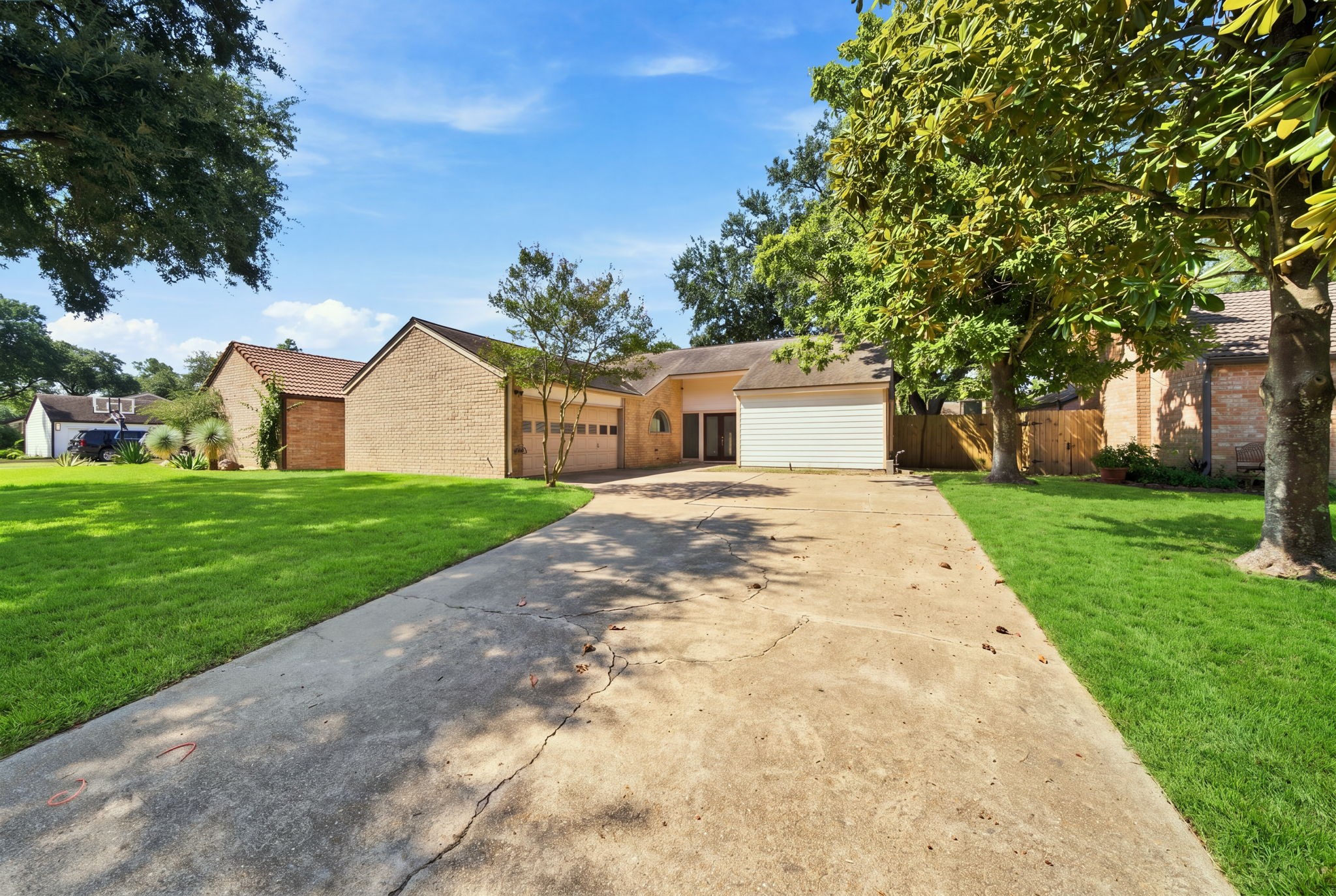 14815 Inverrary Drive Property Photo 1