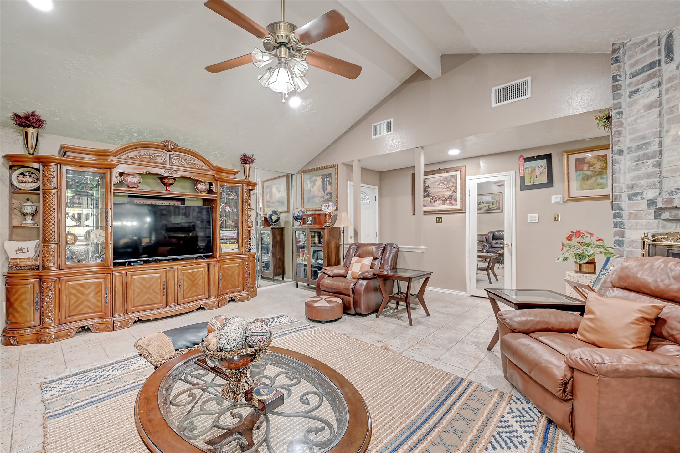 7635 Loro Linda Drive Property Photo 8