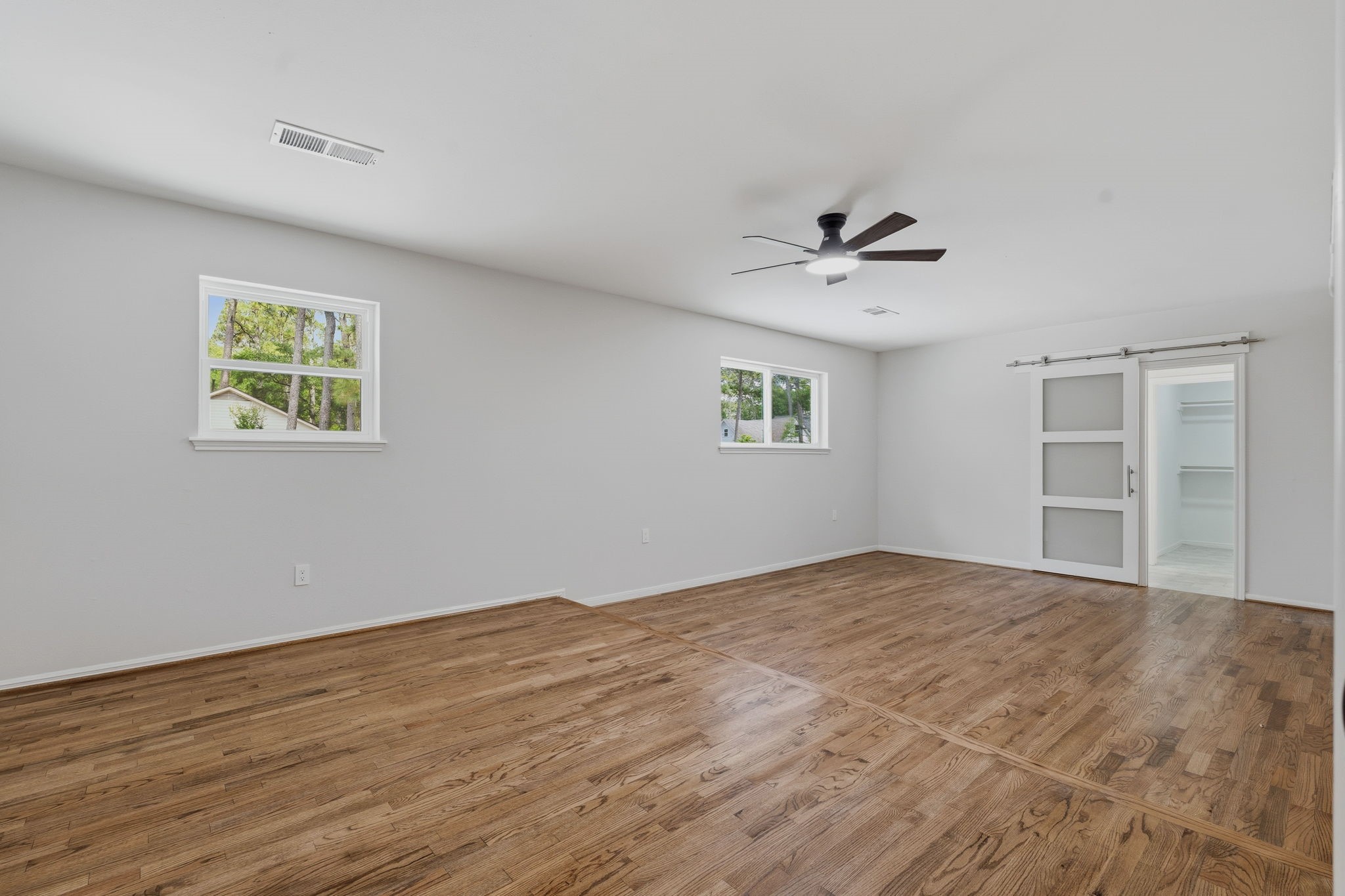 8122 Oak Moss Drive Property Photo 19