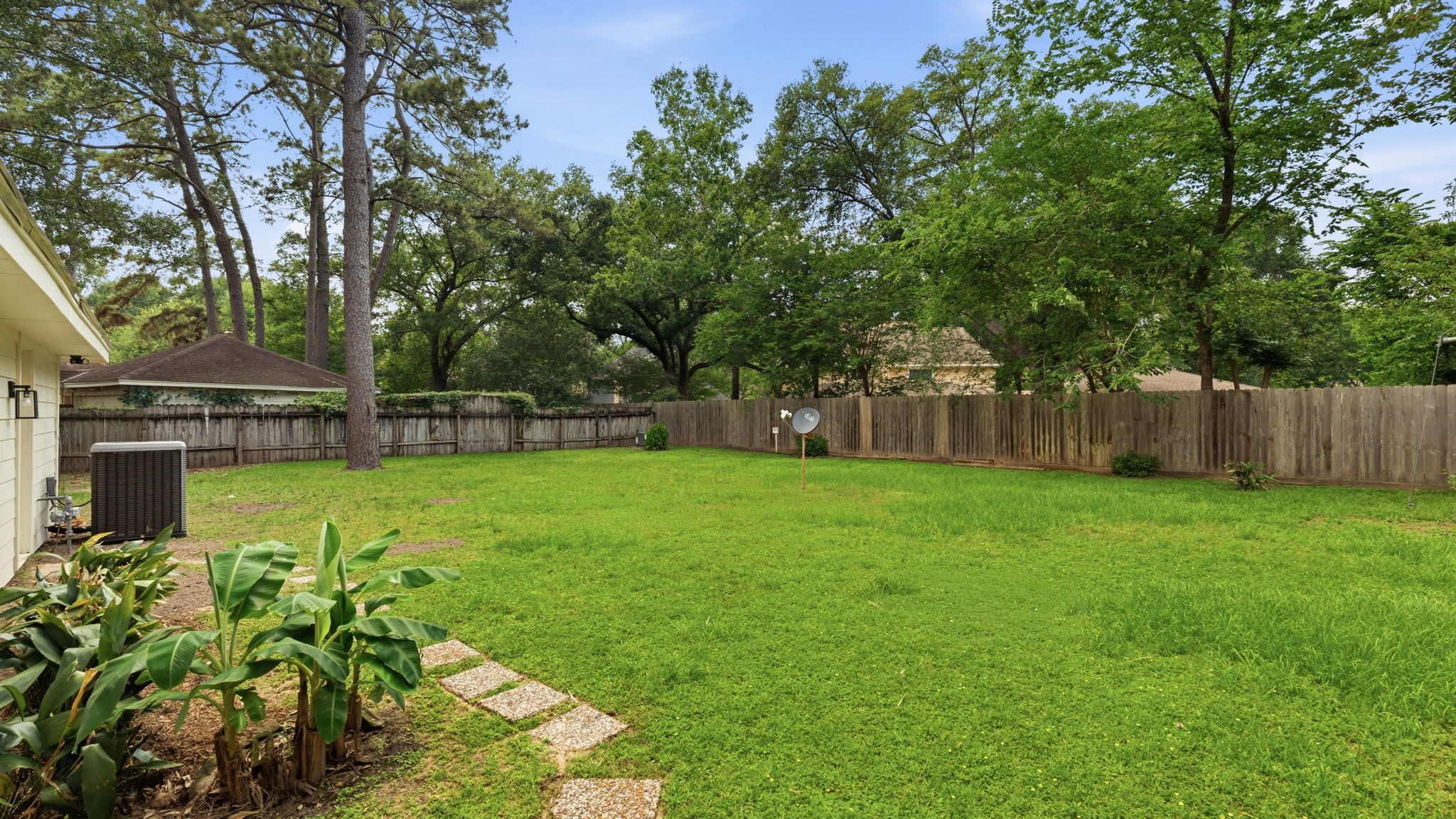 8122 Oak Moss Drive Property Photo 34