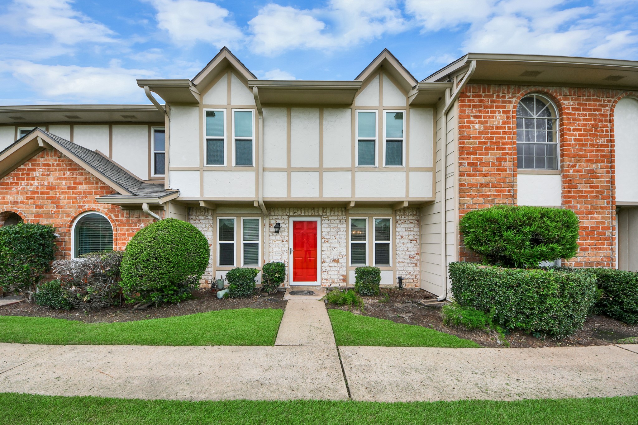 44 Chapparal Court Property Photo 1