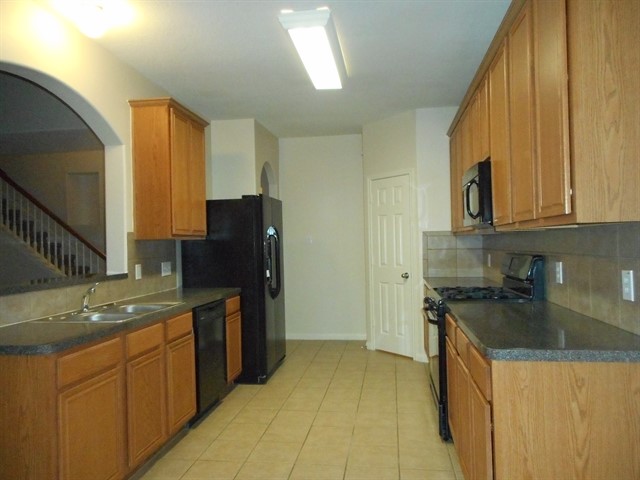 10018 Rain Cloud Drive Property Photo 2