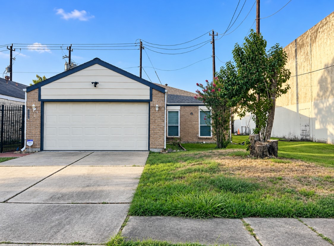 13226 Robinglen Drive Property Photo 1