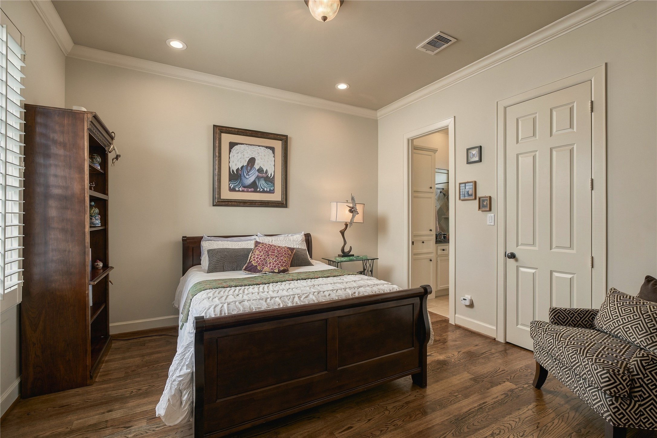 523 Lovett Boulevard Property Photo 4