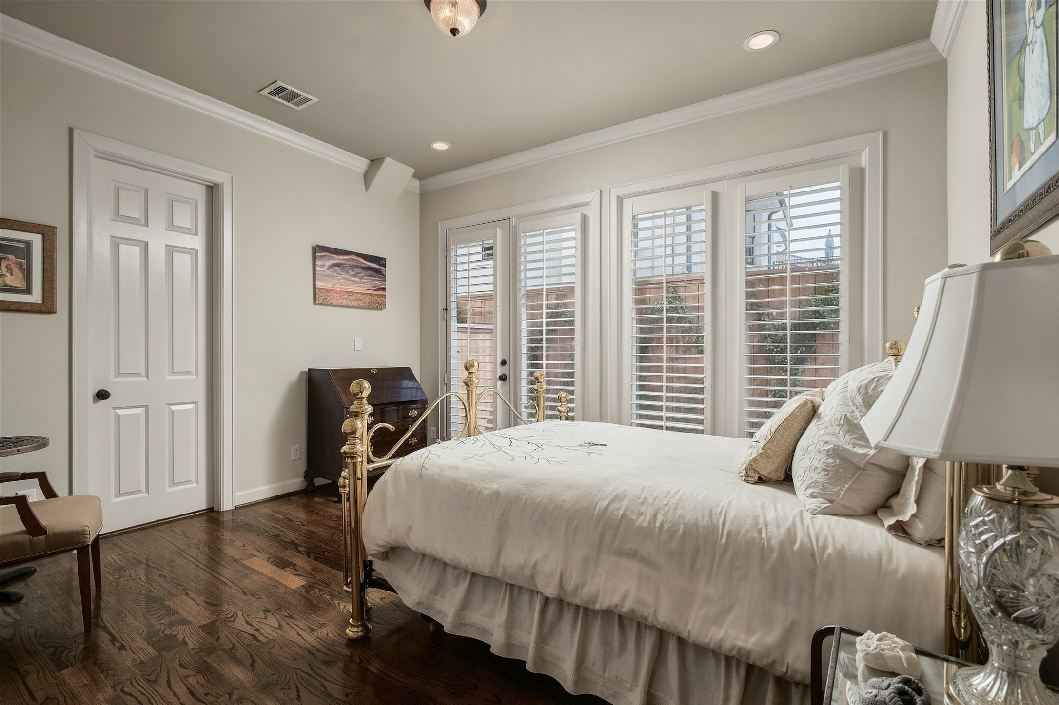 523 Lovett Boulevard Property Photo 7