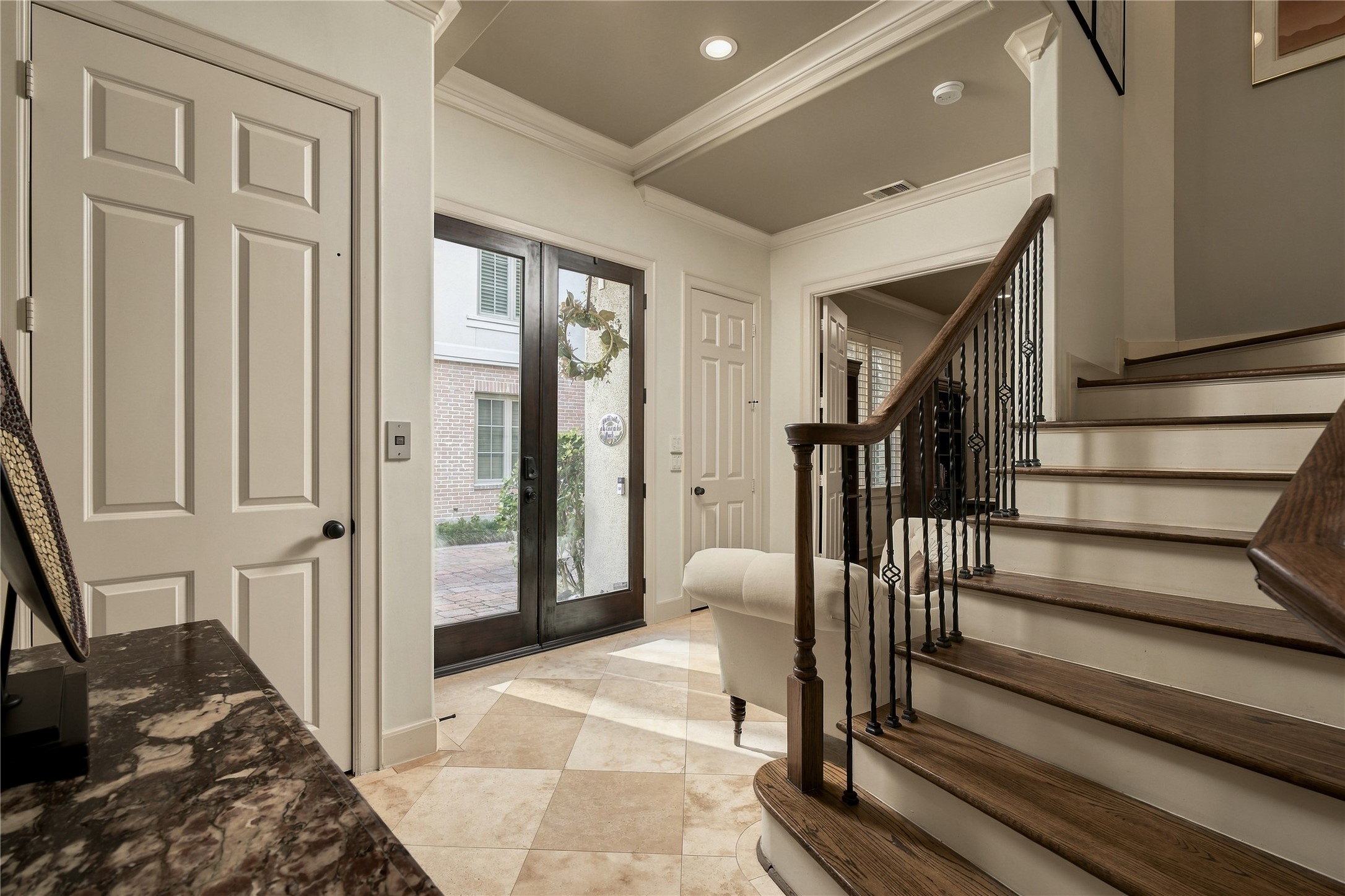 523 Lovett Boulevard Property Photo 10