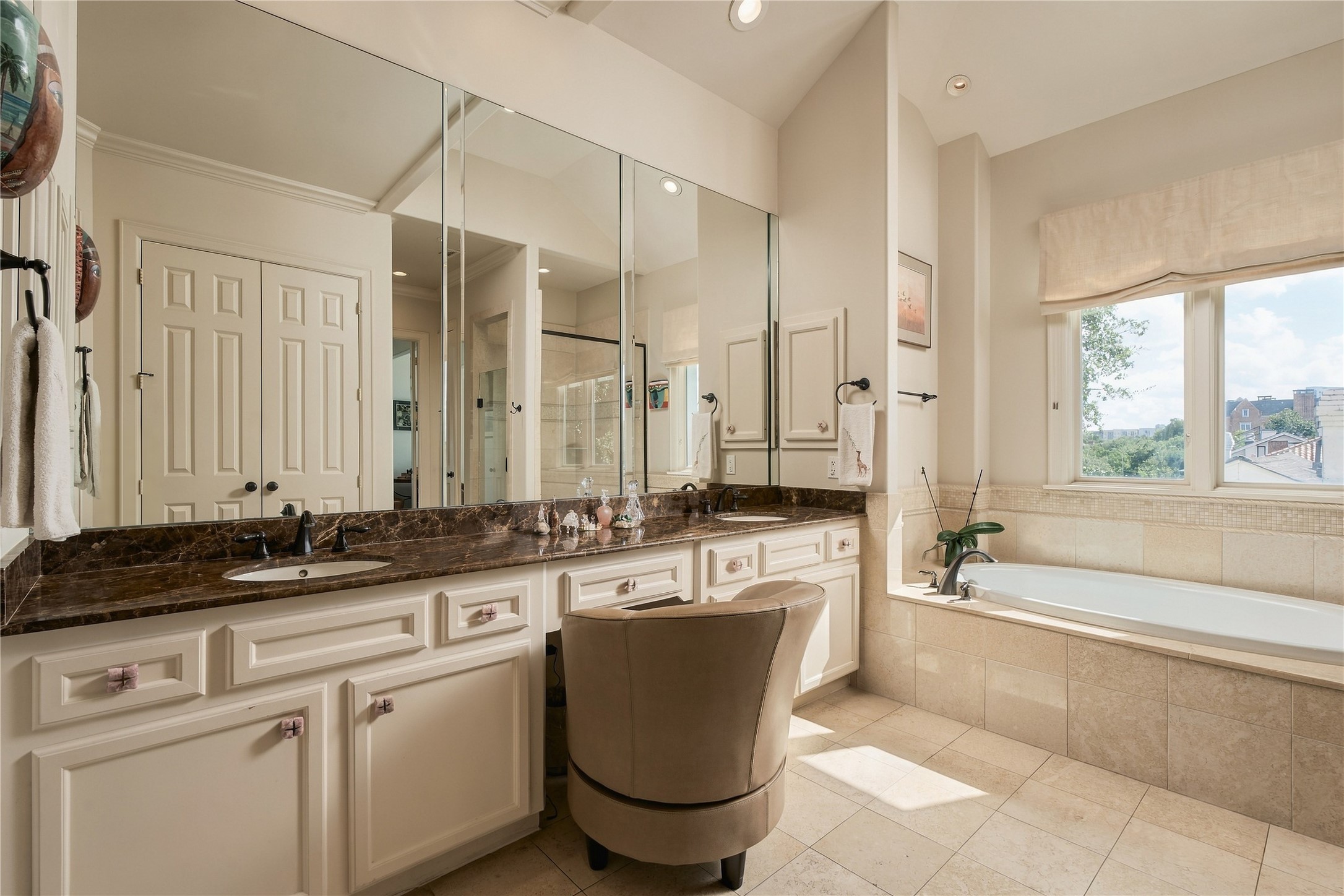 523 Lovett Boulevard Property Photo 38