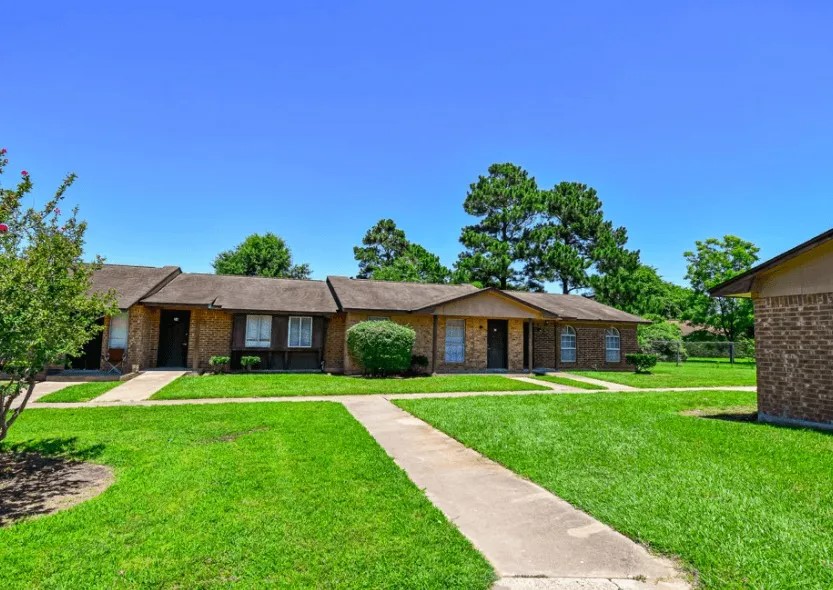 20598 Pine Island Rd Property Photo 1