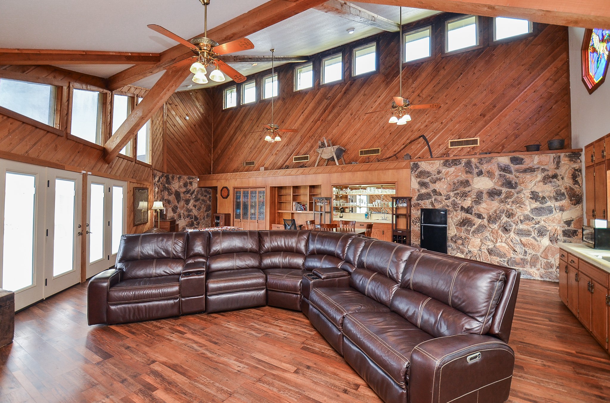 419 Western Acres Drive Property Photo 6