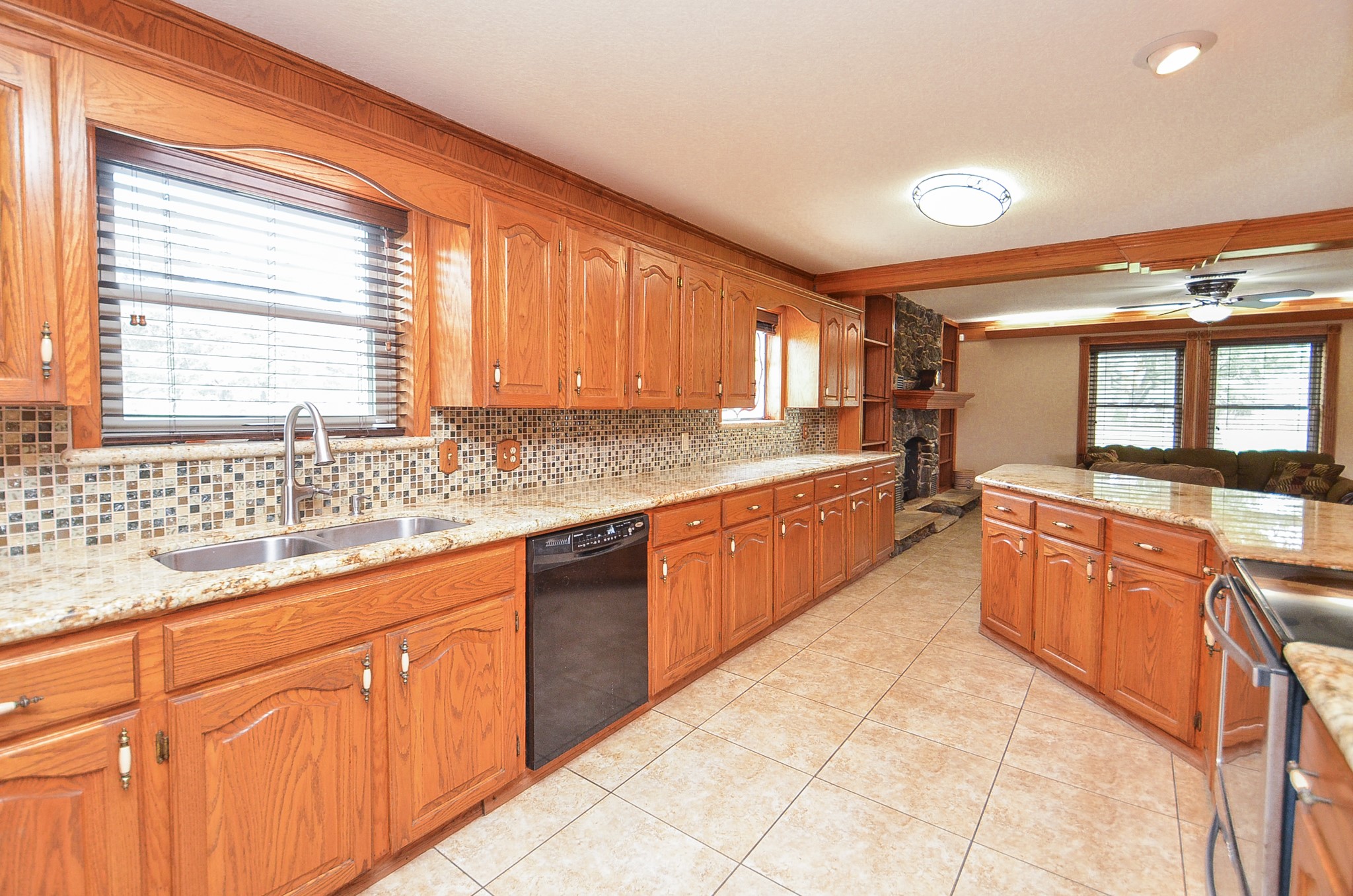 419 Western Acres Drive Property Photo 16