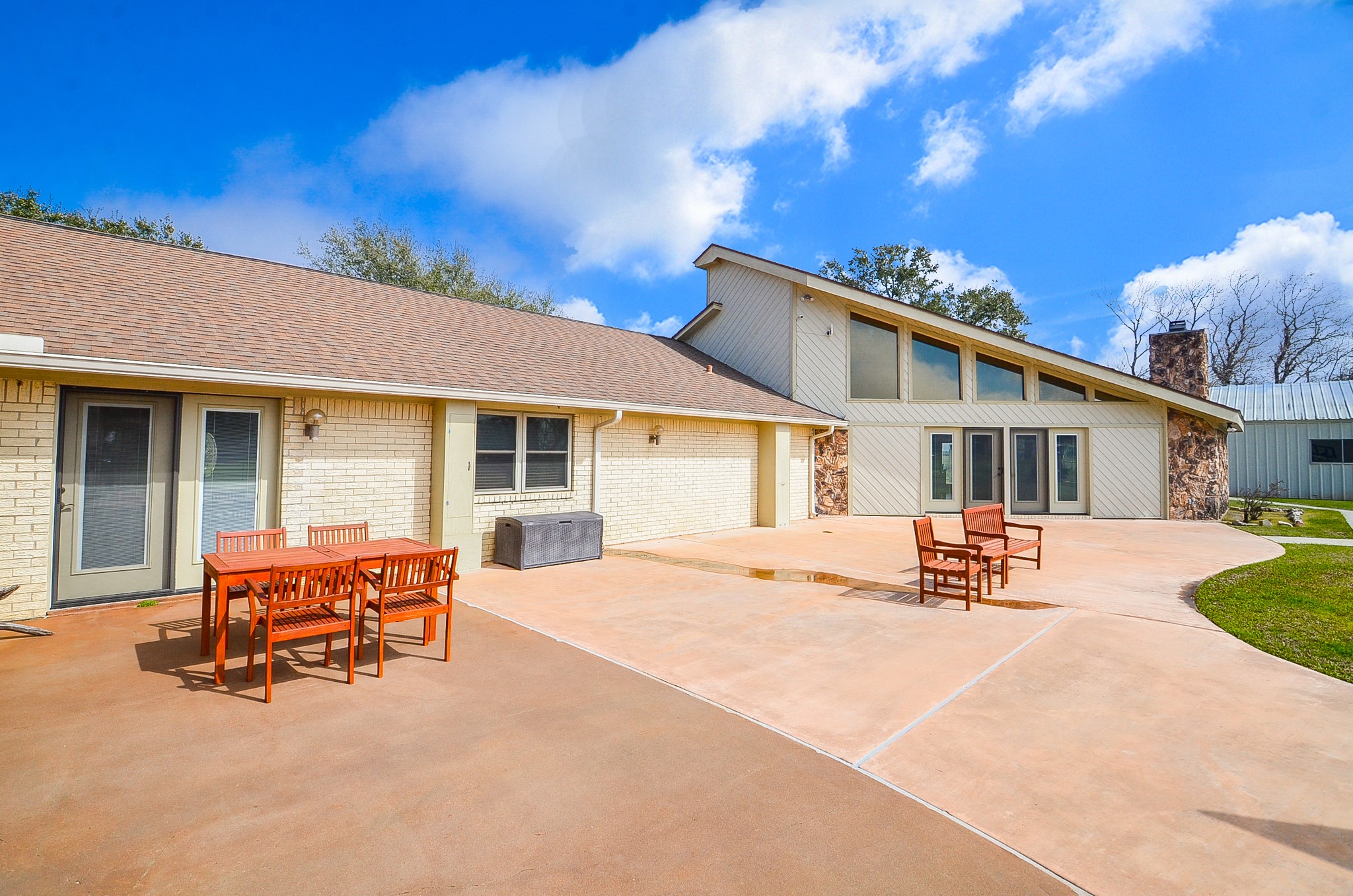 419 Western Acres Drive Property Photo 44