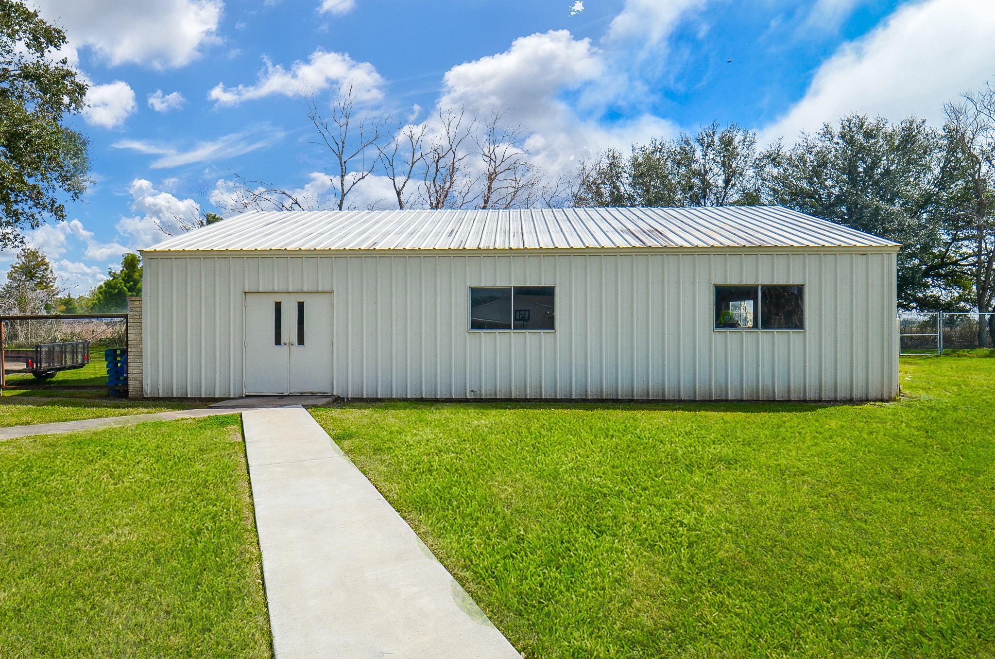 419 Western Acres Drive Property Photo 48
