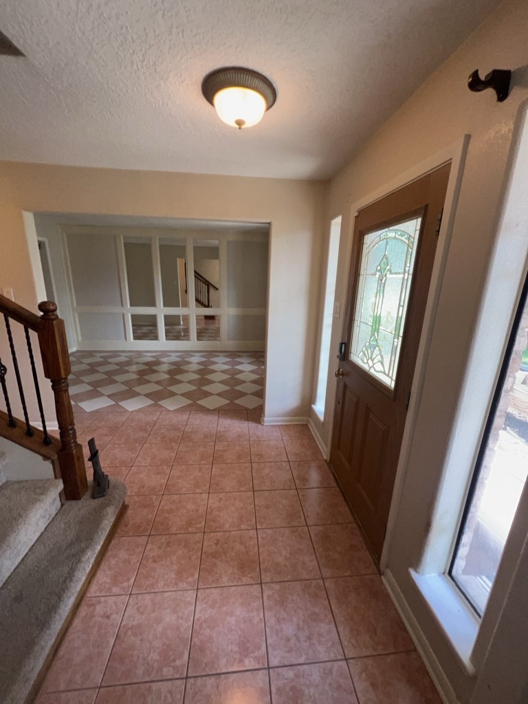 18507 Sweetmeadow Drive Property Photo 8