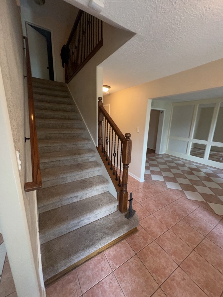 18507 Sweetmeadow Drive Property Photo 9