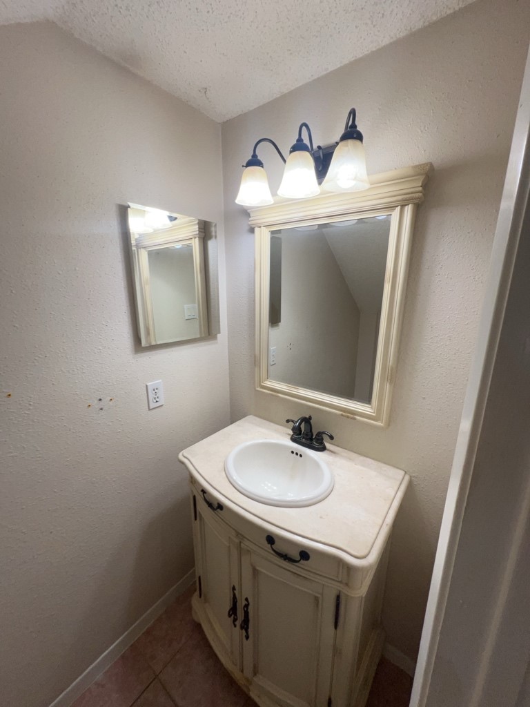 18507 Sweetmeadow Drive Property Photo 16