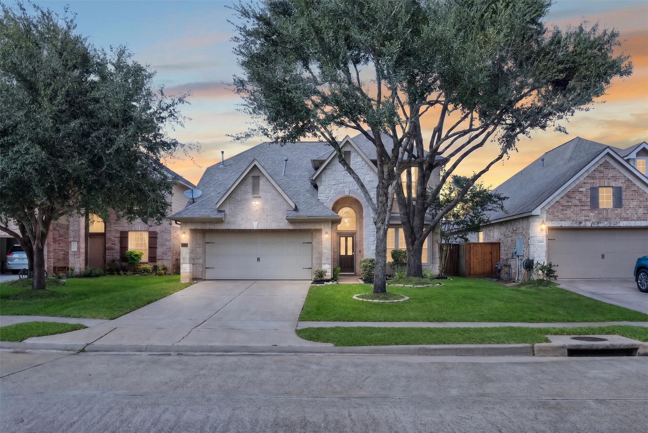 24542 Bella Veneza Drive Property Photo 2