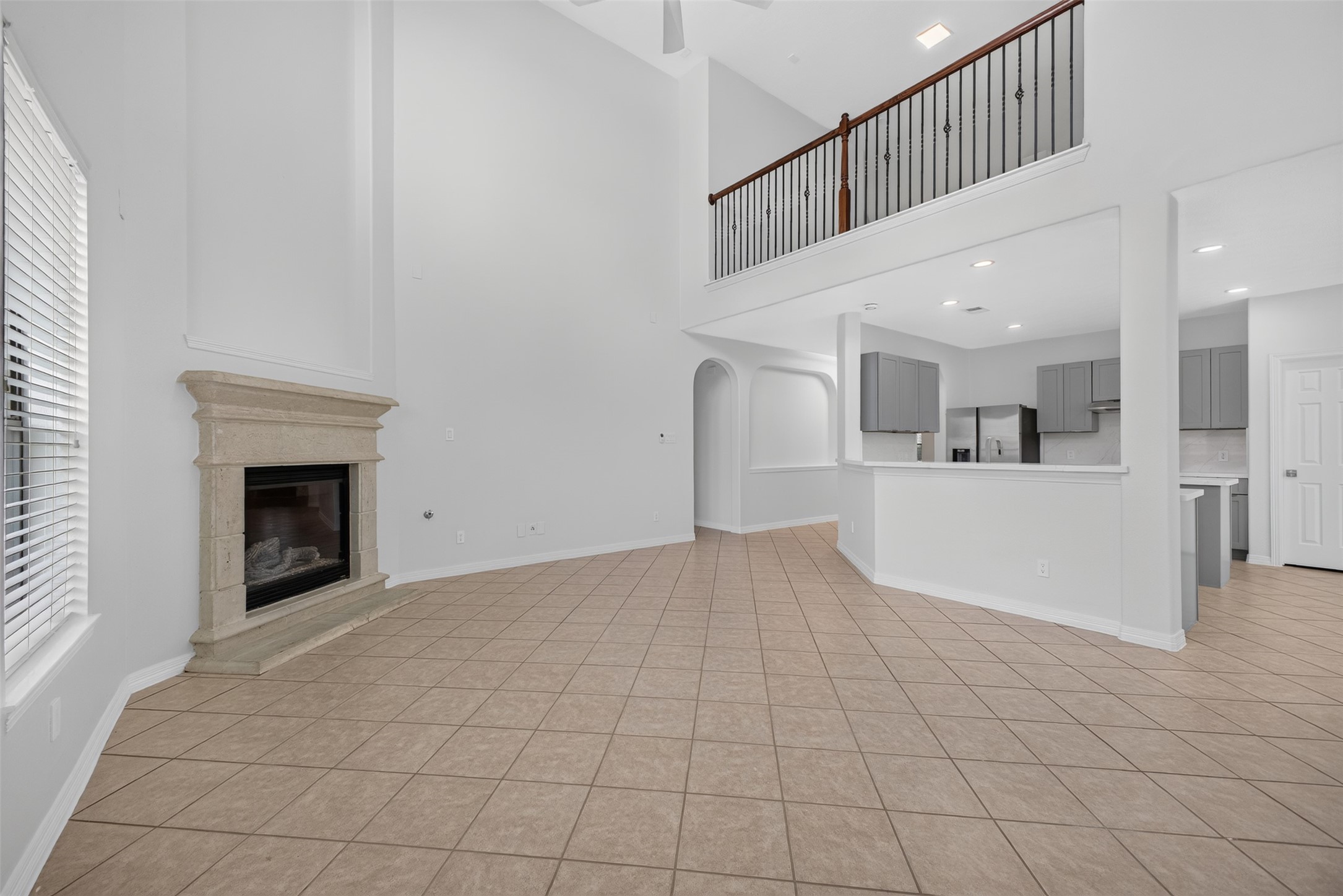 24542 Bella Veneza Drive Property Photo 7