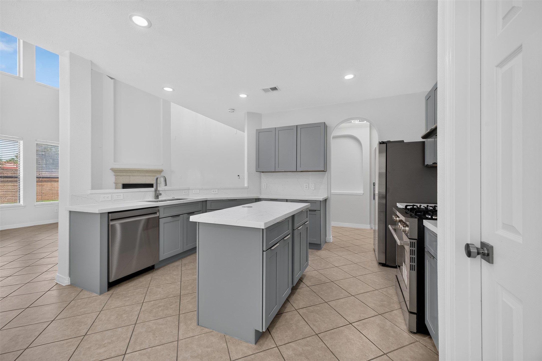 24542 Bella Veneza Drive Property Photo 11