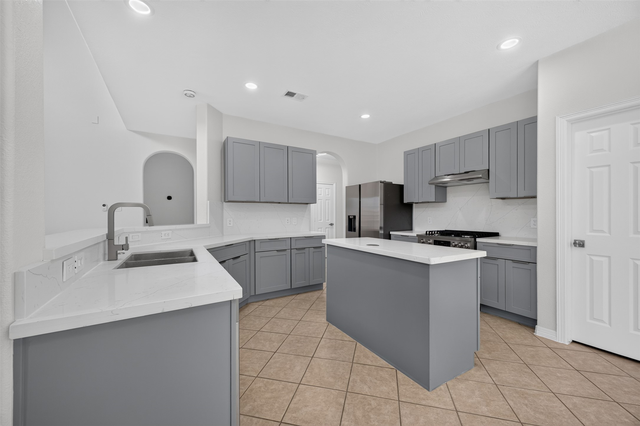 24542 Bella Veneza Drive Property Photo 12