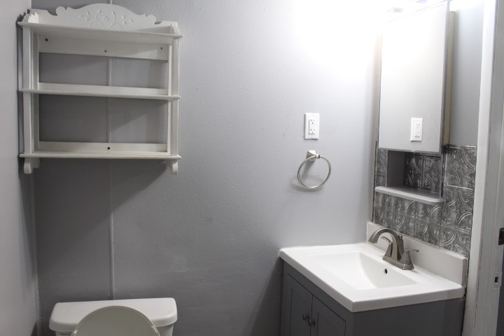 707 Alice Street Property Photo 7