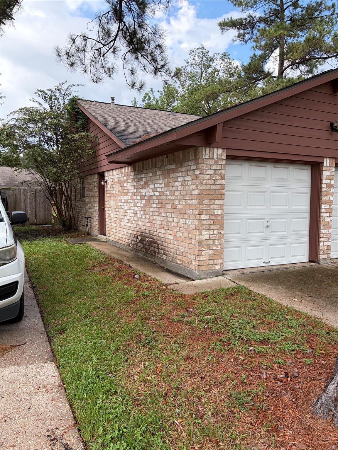 2415 Tinechester Drive Property Photo 2