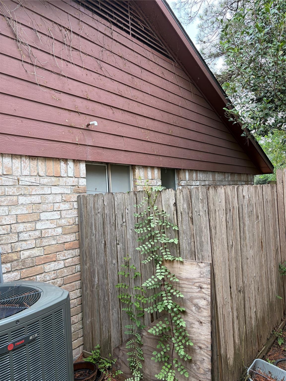 2415 Tinechester Drive Property Photo 4