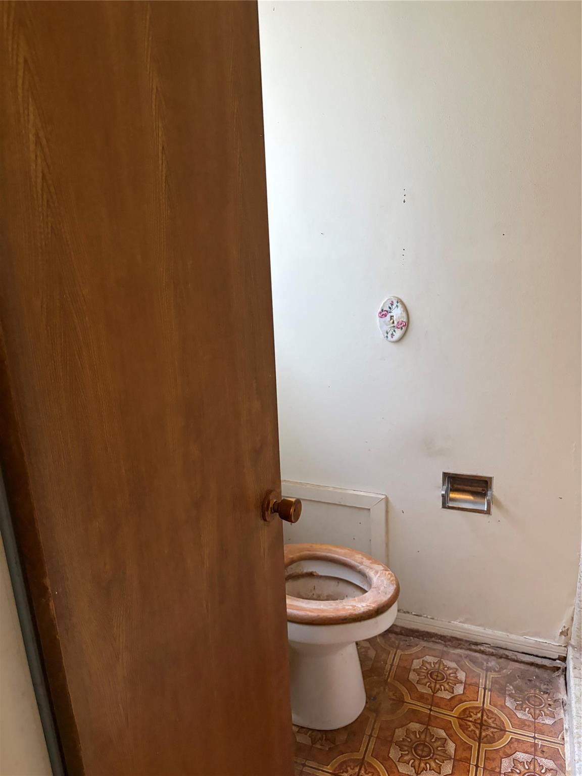 2415 Tinechester Drive Property Photo 12
