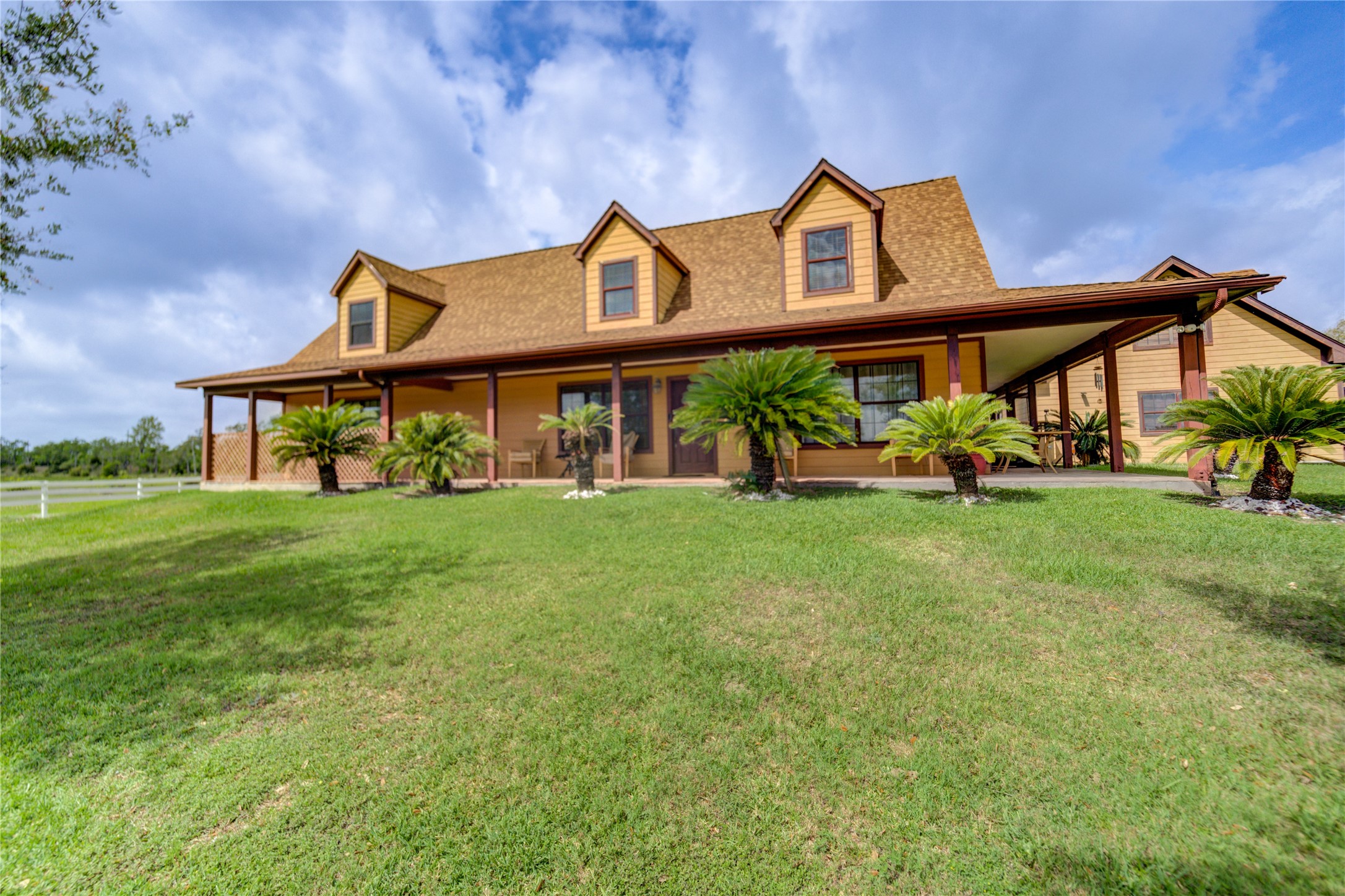 8204 S Humble Camp Road Property Photo 1