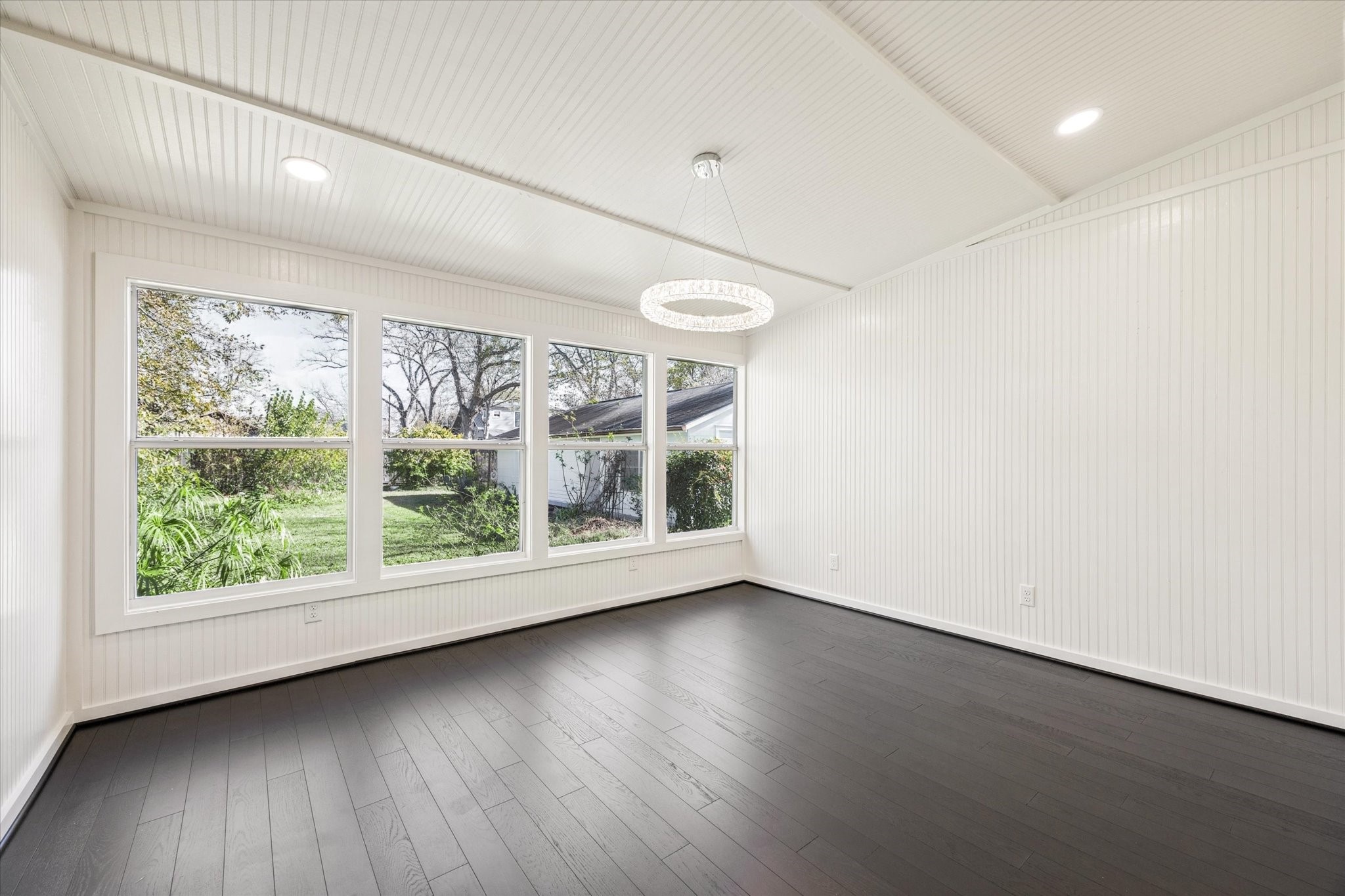 208 N Rusk Street Property Photo 8